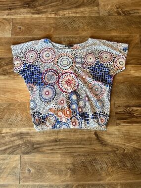 Outback Red Blue, White & Red Mosaic Top